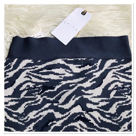 Leith Nordstrom Knit Mini Skirt Zebra Print Navy Blue Black & White Size XS - Picture 2 of 9
